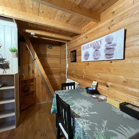 Les Chalets De Vaness' Le Mahe Digoin Exterior photo